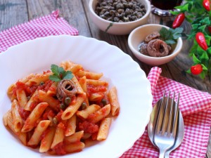 Penne con capperi e alici