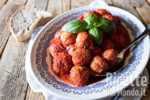 Polpette al sugo morbidissime! La ricetta della nonna.