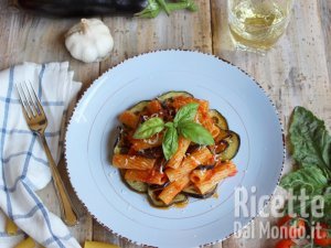 Pasta alla Norma, la ricetta originale siciliana con melanzane