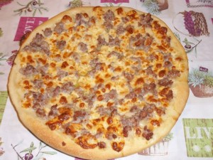 Ricetta Pizza Salsiccia e Provola