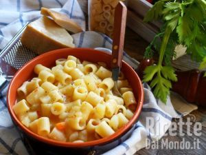 Ricetta Pasta e patate cremosa. La ricetta napoletana originale!