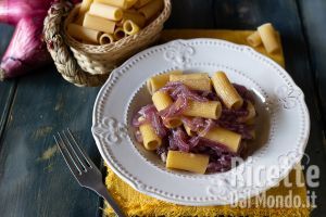 Ricetta Pasta con le cipolle di Tropea caramellate, un pieno di vitamine e minerali
