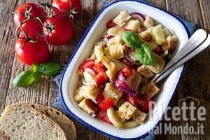 Ricetta Panzanella. La ricetta originale toscana dell'insalata di pane e pomodoro
