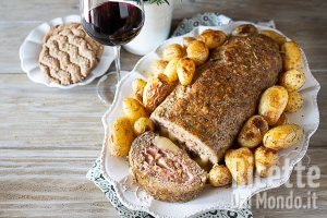 Polpettone al forno con patate novelle. La ricetta per farlo morbidissimo!