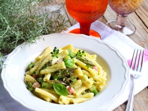 Ricetta Pasta con asparagi e pancetta