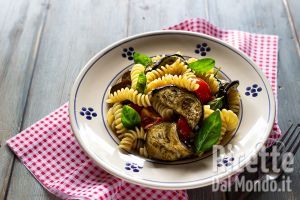 Ricetta Pasta alla Norma leggera, gustosa e senza friggere!