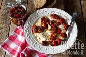 Ricetta Petto di pollo con pomodorini confit, morbido e saporito!