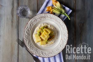 Ricetta Pasta con fiori di zucca, bottarga e fonduta di scamorza