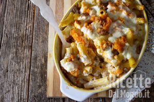 Pasta al forno con zucca e salsiccia