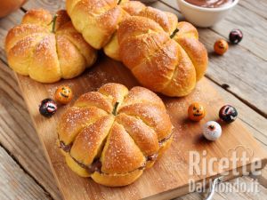 Panini dolci alla zucca farciti
