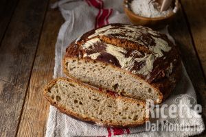 Pane in pentola integrale, veloce e senza impasto!