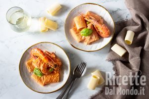 Paccheri con stracciata di bufala e gamberi