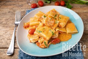 Ricetta Paccheri con gamberi e datterini. Il primo piatto cremoso anche senza panna!