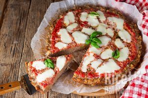 Ricetta Pizza di carne macinata, con pomodoro e mozzarella filante!