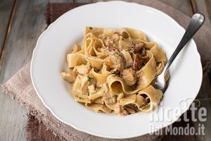 Pappardelle con funghi porcini e speck. Ricetta facile dal sapore autunnale!