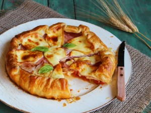 Ricetta Quiche con pomodoro prosciutto e provola