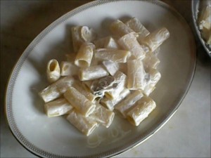 Rigatoni al Curry con Funghi e Panna