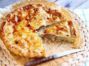 Ricetta Rustico di pasta sfoglia con patate e prosciutto Cotto