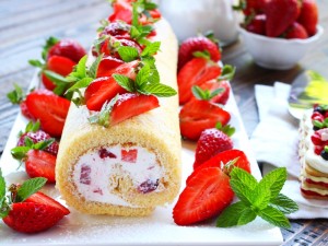 Ricetta Rotolo panna e fragole