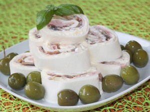 Rotolo di Mozzarella Prosciutto e Funghi