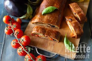 Rotolo di pizza alla parmigiana