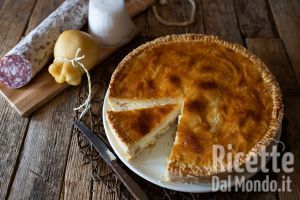 Ricetta Rustico di pasta frolla napoletano, con ricotta e salame!