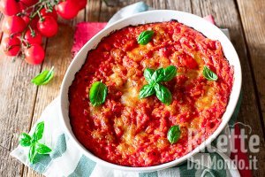 Ricetta Riso al forno con pomodoro e mozzarella. Ricetta facile e gustosa!