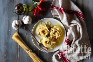 Spaghetti aglio olio e peperoncino