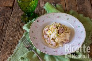 Ricetta Spaghetti quadrati con crema di parmigiano e mortadella