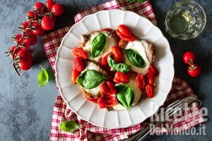 Ricetta Scaloppine alla sorrentina. La ricetta con pomodoro e mozzarella!