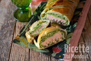 Strudel di zucchine e salmone. La ricetta della torta salata veloce e gustosa!
