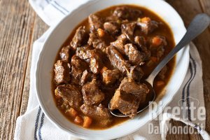 Spezzatino di manzo. Ricetta originale per farlo morbidissimo!
