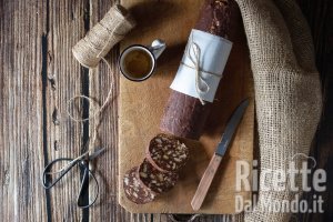 Ricetta Salame al cioccolato e caffè. La variante aromatica del famoso dolce senza cottura!