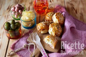 Ricetta Scrigni di sfoglia con prosciutto e formaggio