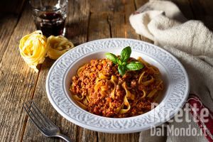 Ricetta Tagliatelle alla bolognese, un vero comfort!