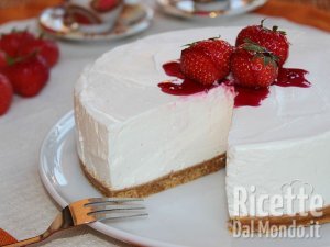 Ricetta Torta fredda allo yogurt, fresca, leggera, golosa e senza cottura!