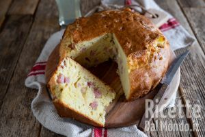 Ricetta Torta salata morbida e veloce. La ricetta semplice pronta in 5 minuti!