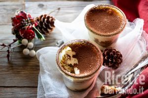 Ricetta Tiramisù con il pandoro! Idea di riciclo semplice e golosa!