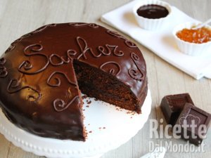 Ricetta Torta Sacher, la famosa torta al cioccolato viennese