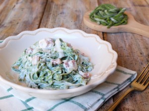 Ricetta Tagliatelle verdi con Panna e Pancetta