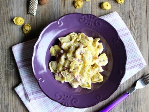 Ricetta Tortellini Panna e Prosciutto