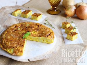 Tortilla de Patatas, frittata di uovo sbattuto e patate
