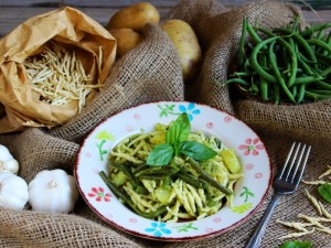 Ricetta Trofie al pesto con patate e fagiolini