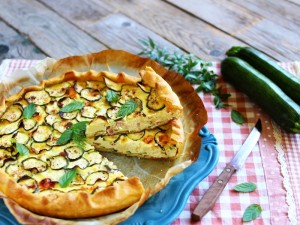 Ricetta Torta salata di brisè con zucchine e bacon