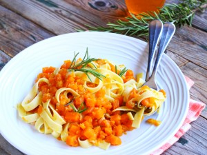 Ricetta Tagliatelle al ragù di zucca