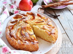 Ricetta Torta di mele all'acqua. Ricetta semplice per un dolce leggero e profumato