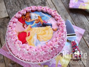 Ricetta Torta di compleanno con crema alle fragoline