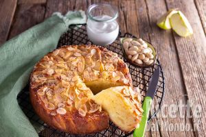Ricetta Torta di mele e mandorle, ricetta semplice e senza burro.