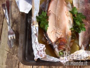 Ricetta Trota al cartoccio. Come cucinare la torta salmonata in modo sano e gustoso!