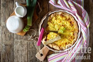 Ricetta Torta salata ai porri e scamorza vegetariana. La ricetta semplice e veloce!